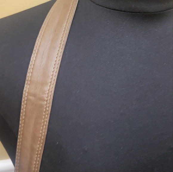 Bottega Veneta Taupe Leather Shoulder Bag - Picture 7 of 16